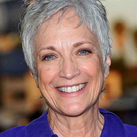 mature lady short hairstyles